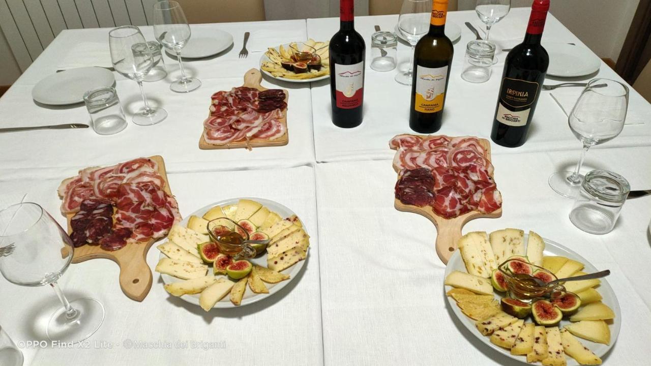 Agriturismo Macchia Dei Briganti - B&B Montefalcione Kültér fotó